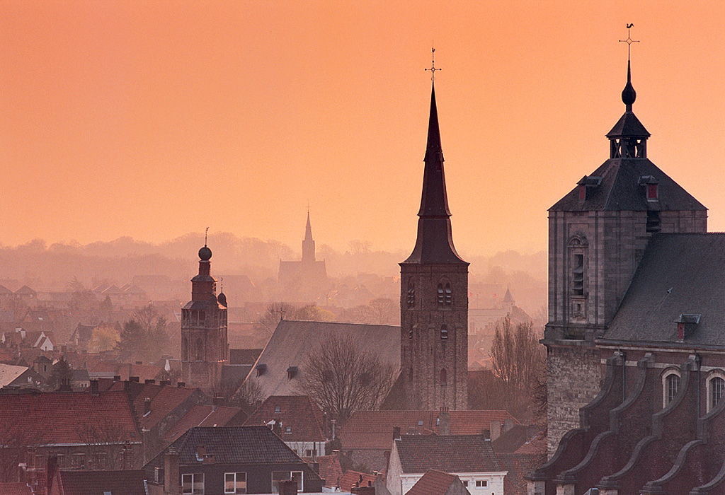 BRUGES, clochers des églises de Jérusalem, Sainte-Anne et Sainte-Walburge 