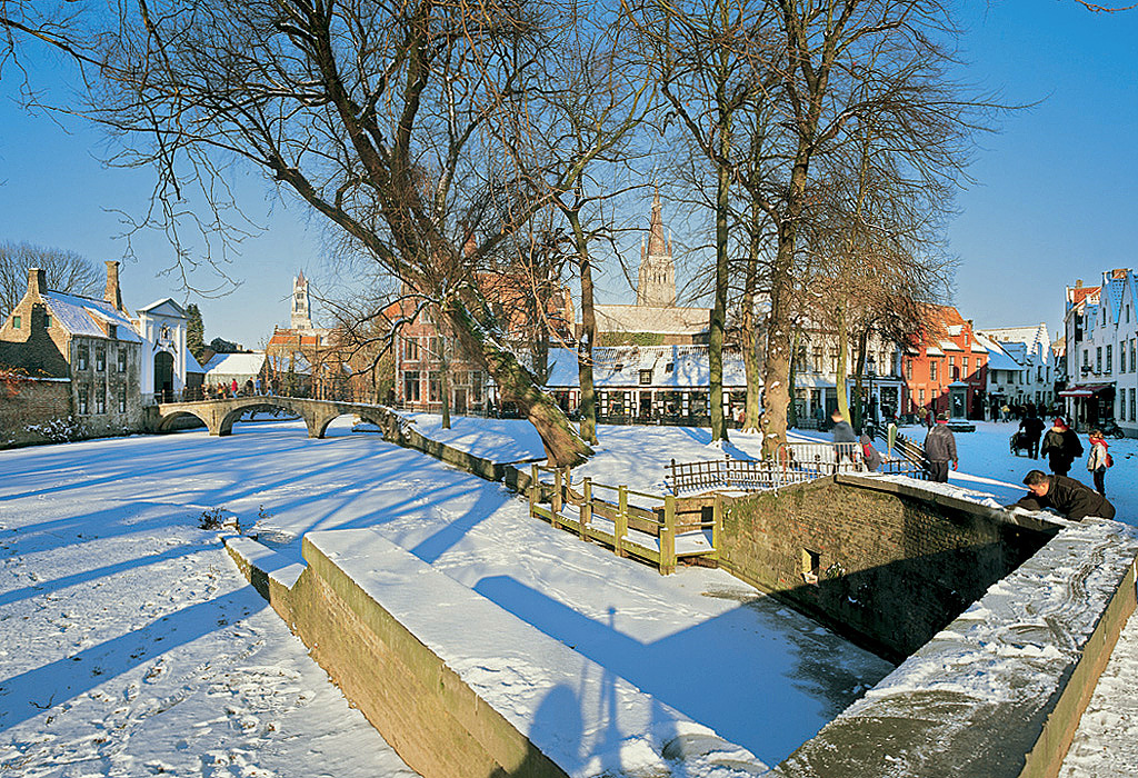 BRUGES, Beguinage, to the Wijngaardplein