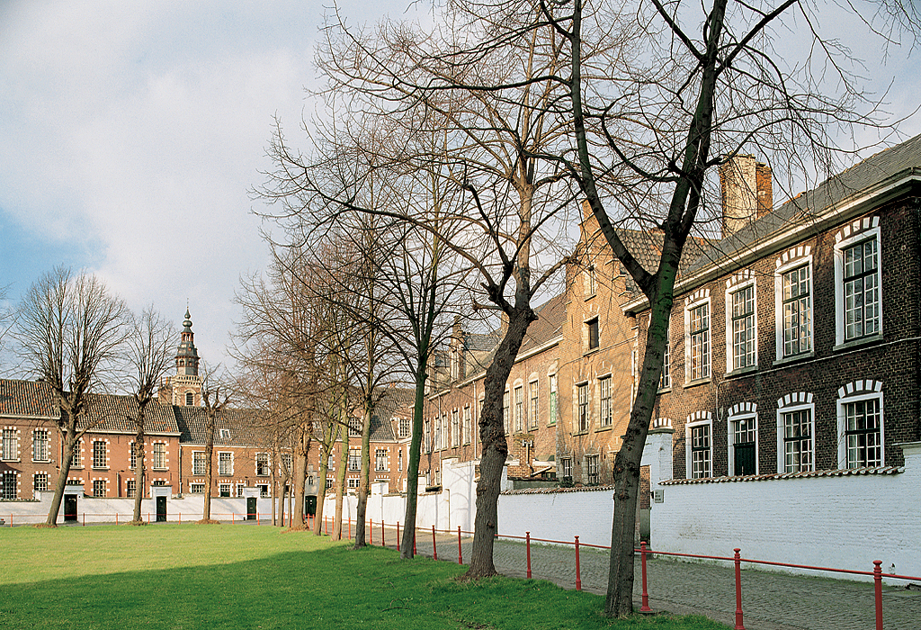 GENT, het Klein Begijnhof in de Lange Violettestraat