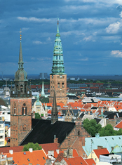 Kopenhagen, de klokkentoren van de Vor Frelsers-kerk