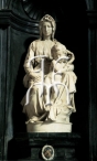 BRUGES, église Notre-Dame, &quot;La vierge et l&#039;enfant&quot; pa...