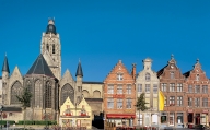 OUDENAARDE, abside van Sint-Walburga, Grote Markt